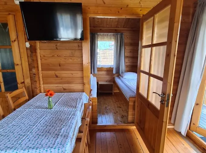 Gościniak Domek letniskowy *