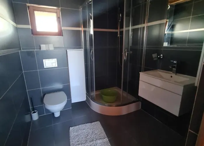 Gościniak Domek letniskowy *